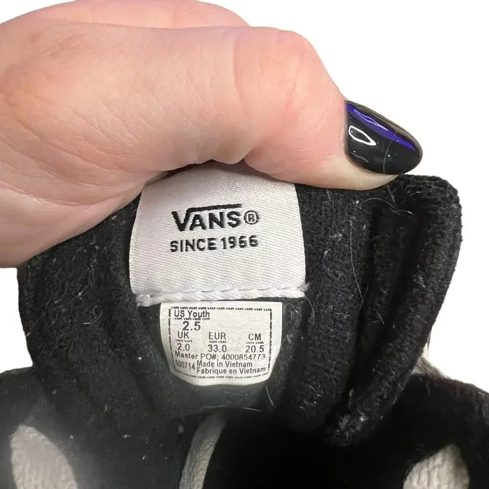 Vans SK8-Hi Black & White High Top Suede‎ Sneakers Men’s 6.0 / Women’s 7.5